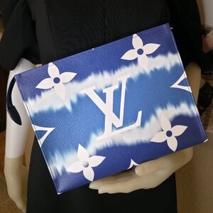EXCELLENT Louis Vuitton ESCALE Toiletry 26 T26 Pouch Pochette